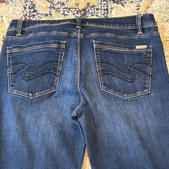 White House Black Market Mid-Rise Bootcut Jeans size 8R - Picture 5 of 9